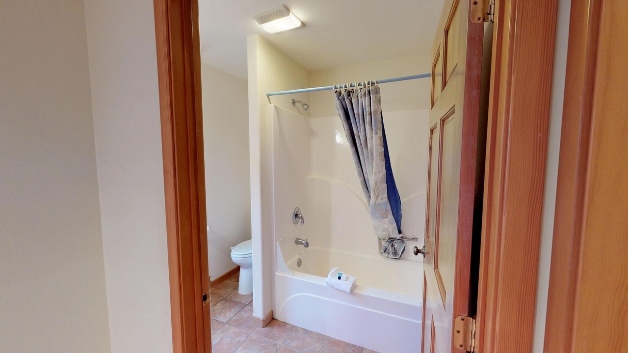 Photo of Bathroom in Gleneden Beach