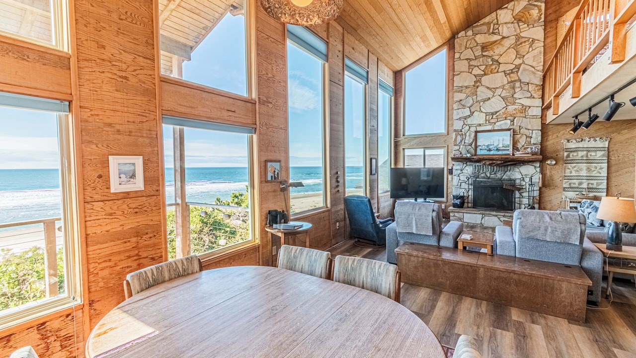 Photo of Livingroom in Lincoln City