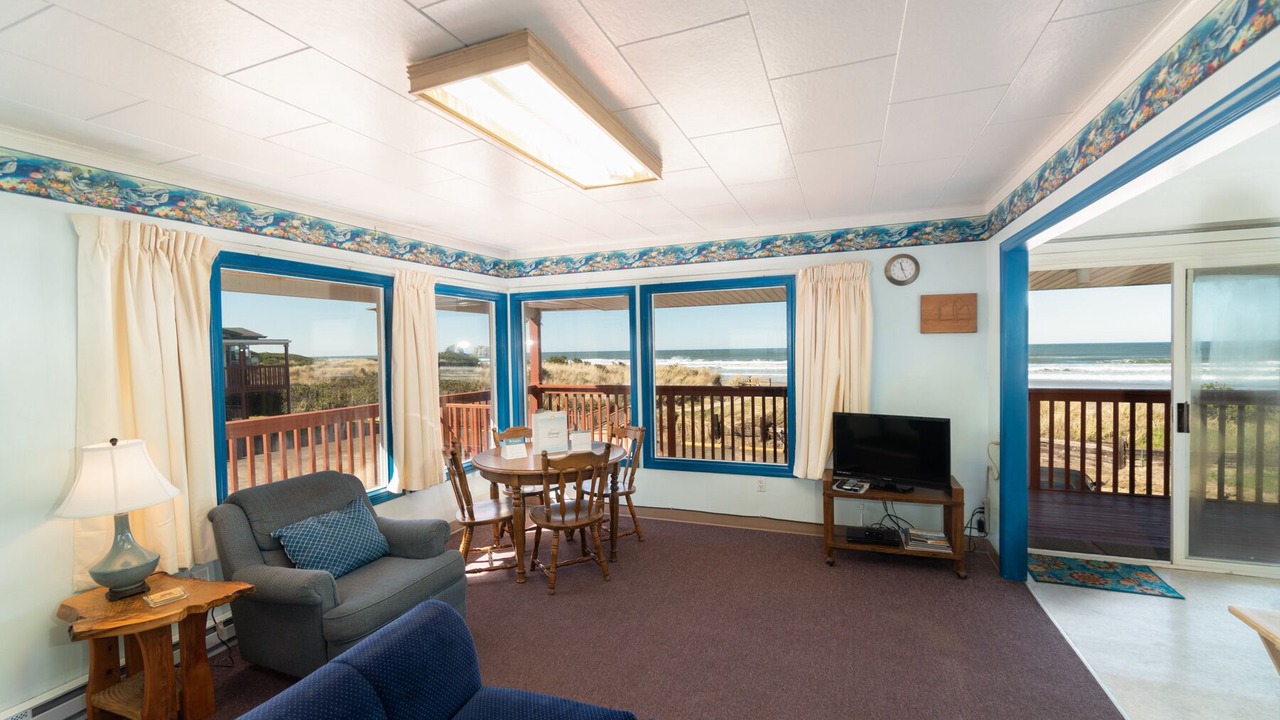 Photo of Livingroom in Rockaway Beach