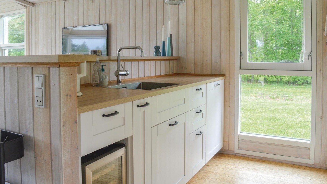 Photo of Others in Hou