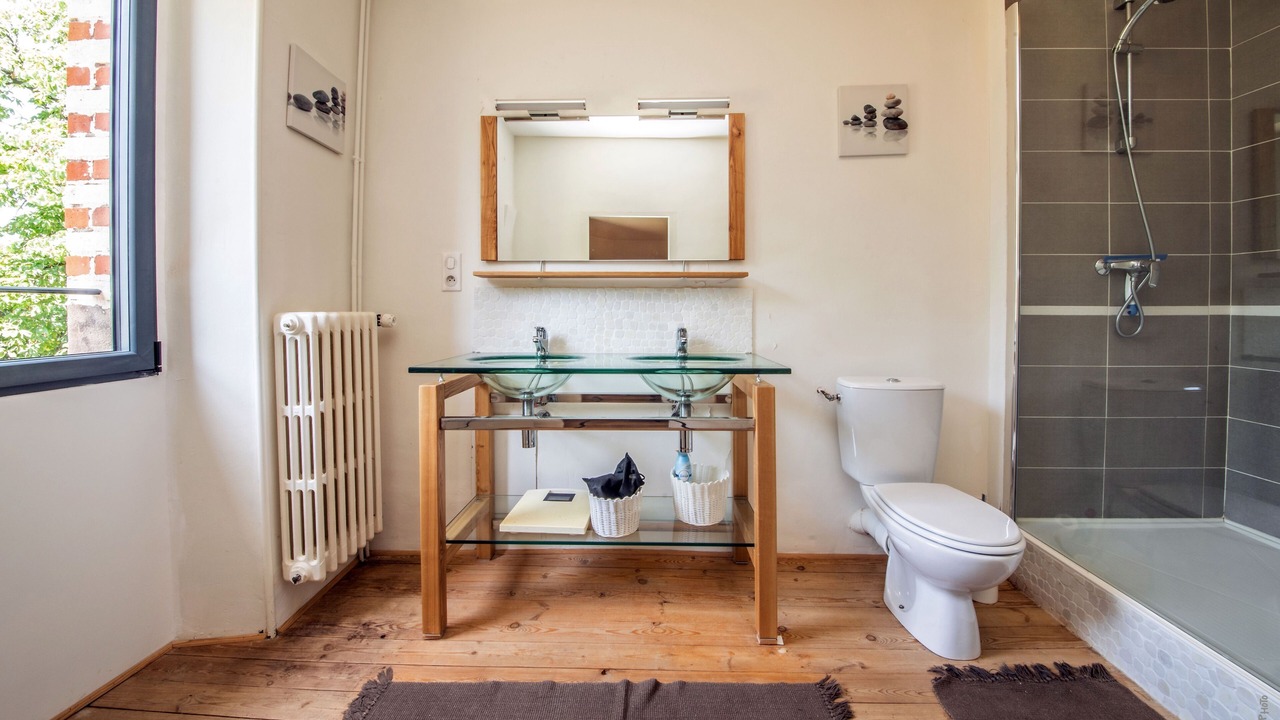 Photo of Bathroom in Aussac