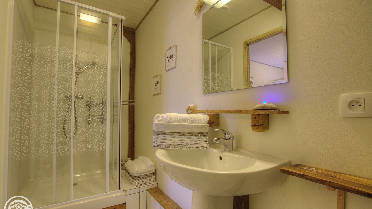 Photo of Bathroom in Thones