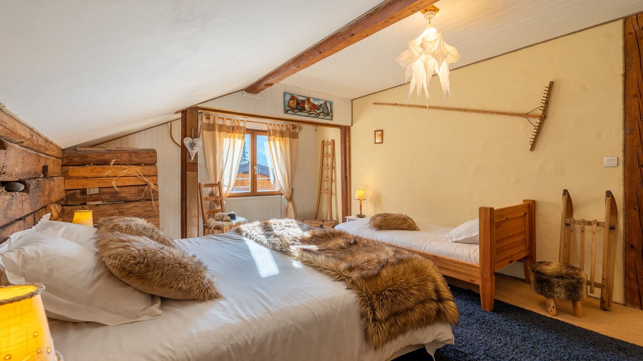 Photo of Bedroom in Thones