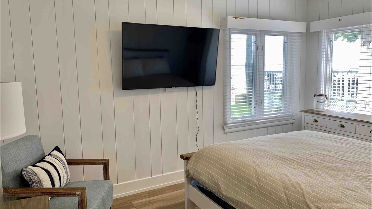 Photo of Bedroom in Crystal Beach