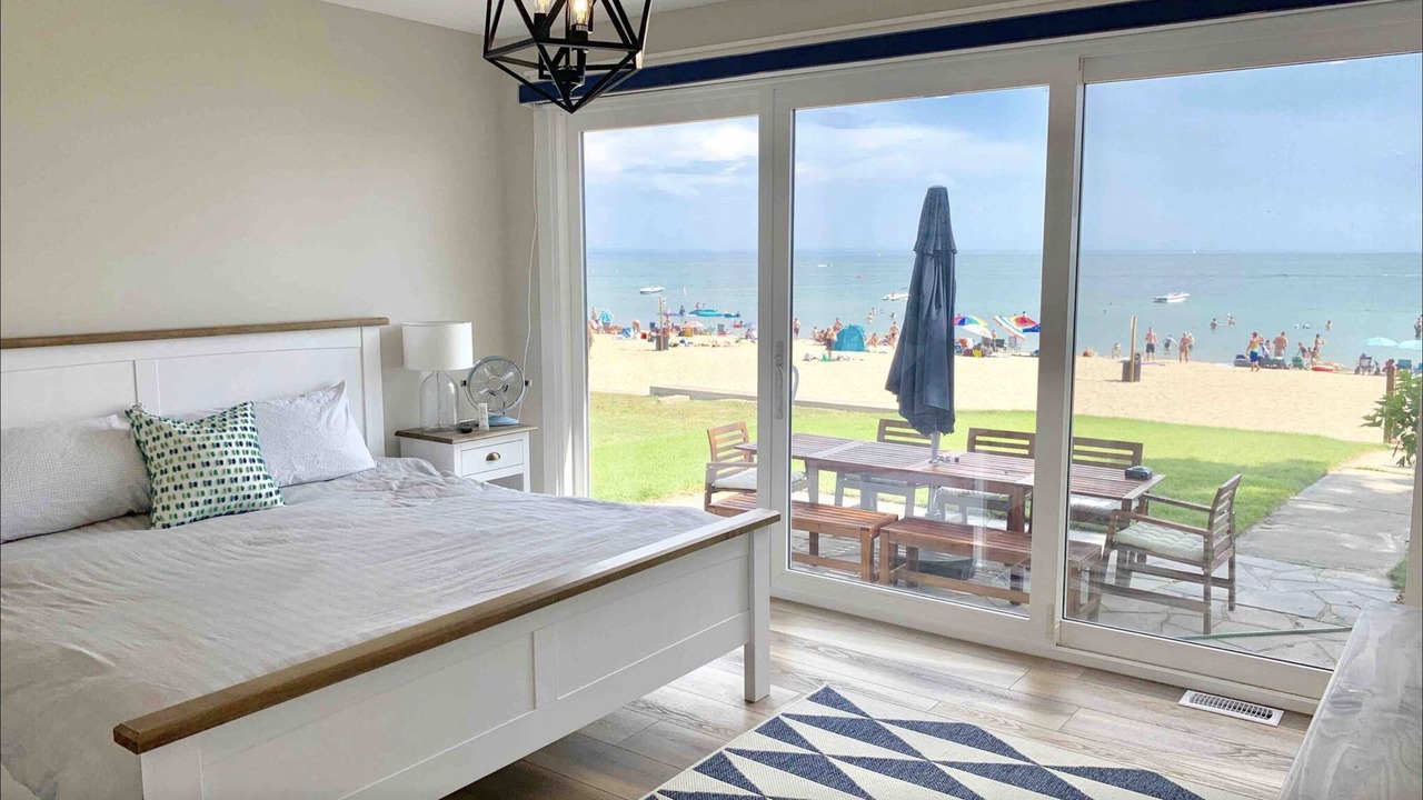 Photo of Bedroom in Crystal Beach