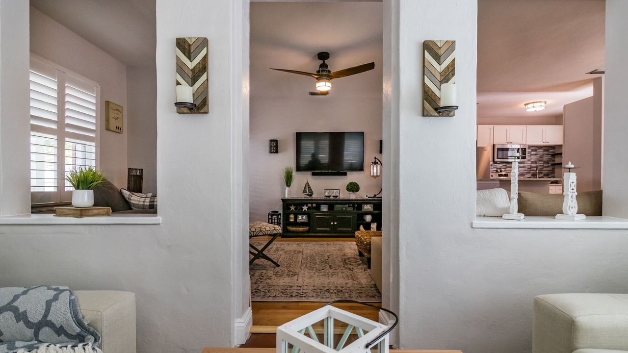 Photo of Livingroom in Davis Islands