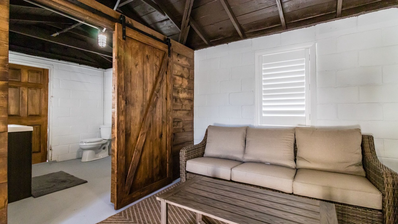Photo of Livingroom in Davis Islands