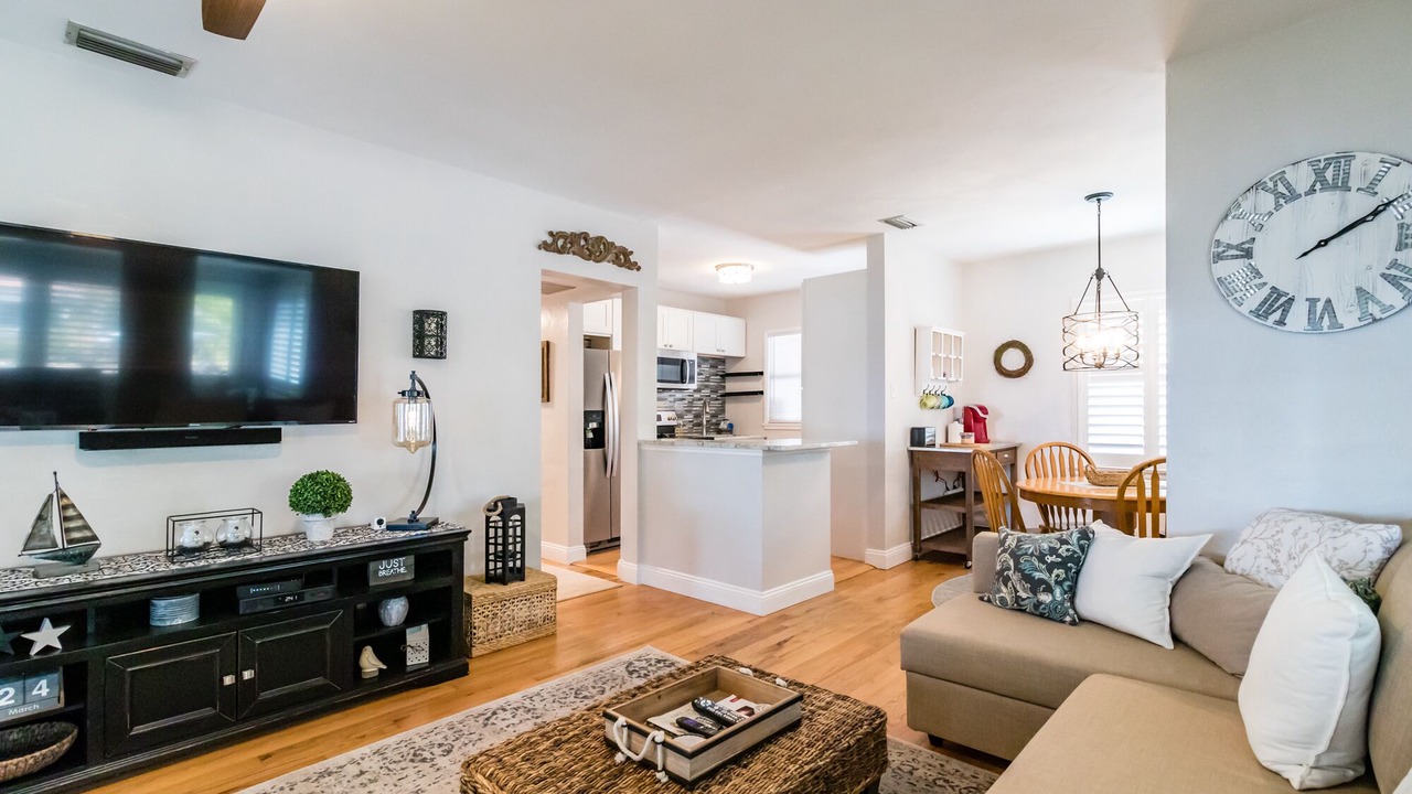 Photo of Livingroom in Davis Islands