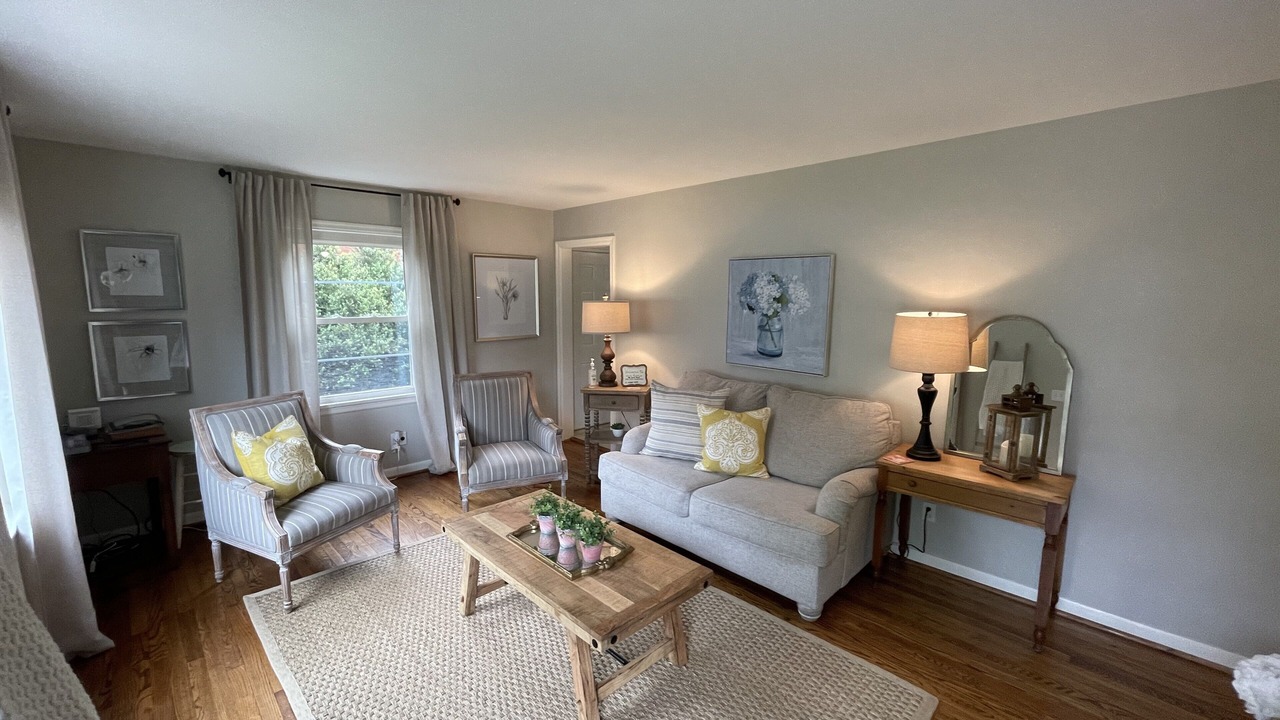 Photo of Livingroom in Roanoke
