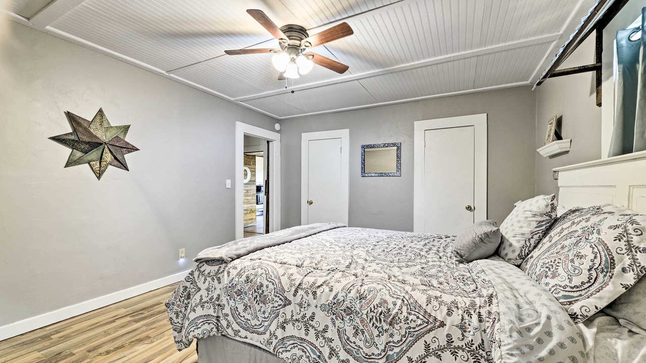 Photo of Bedroom in McLennan County
