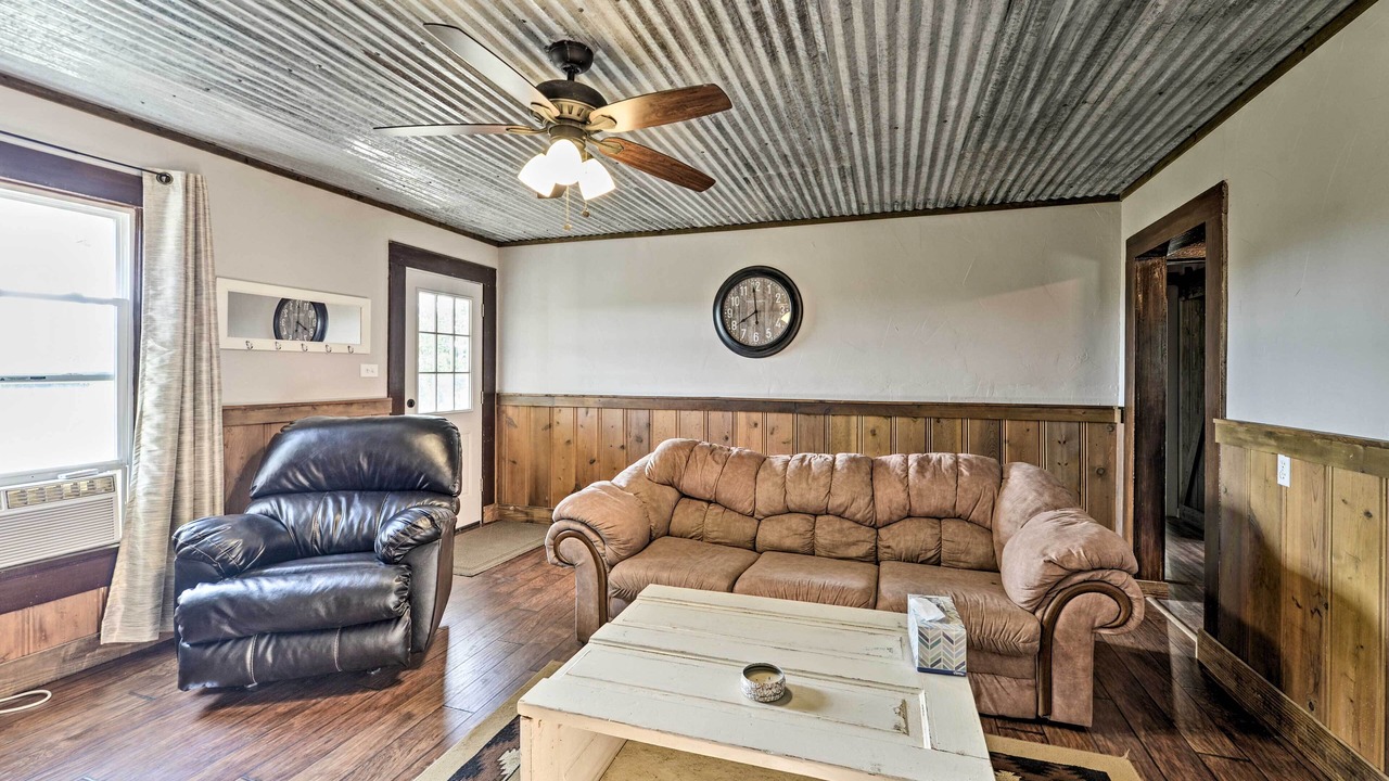 Photo of Livingroom in McLennan County