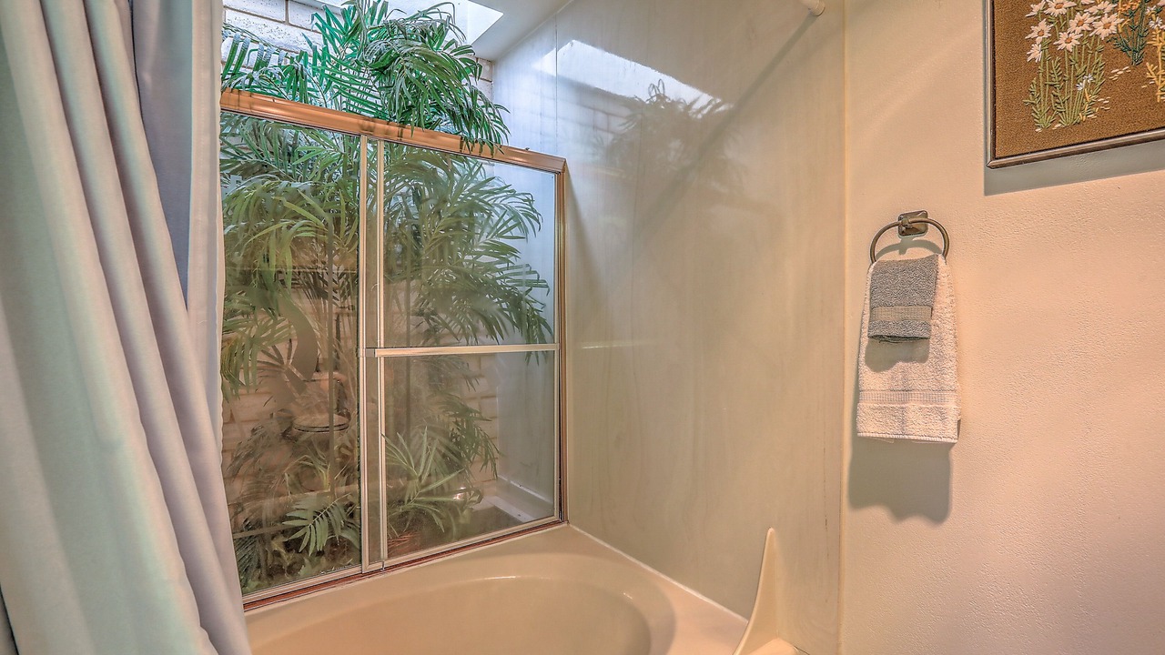 Photo of Bathroom in Loma Del Rey