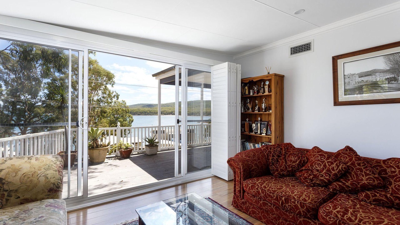 Photo of Livingroom in North Arm Cove