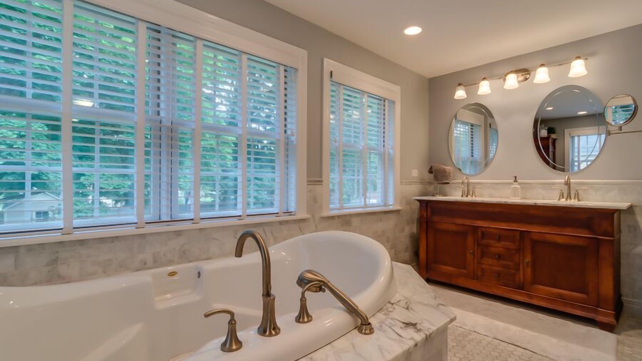 Photo of Bathroom in West Washington