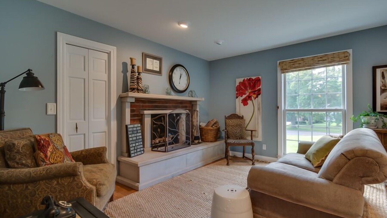 Photo of Livingroom in West Washington