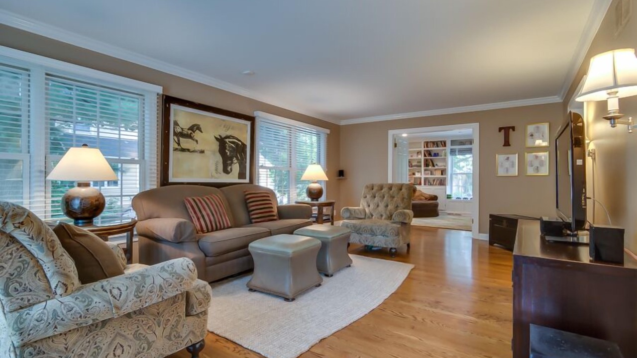 Photo of Livingroom in West Washington