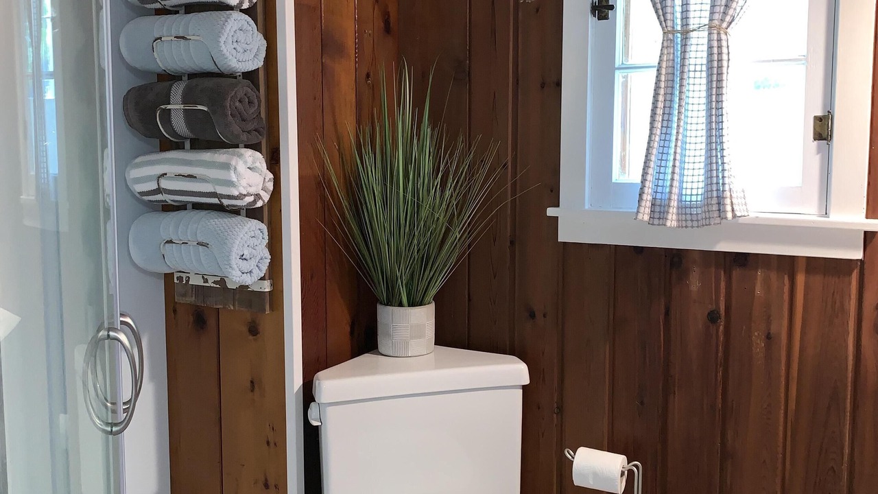 Photo of Bathroom in Higgins Lake