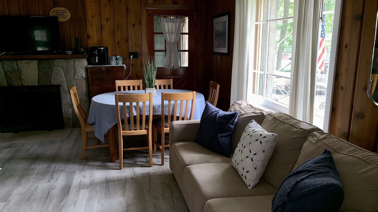 Photo of Livingroom in Higgins Lake
