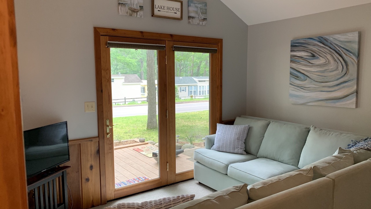 Photo of Livingroom in Higgins Lake