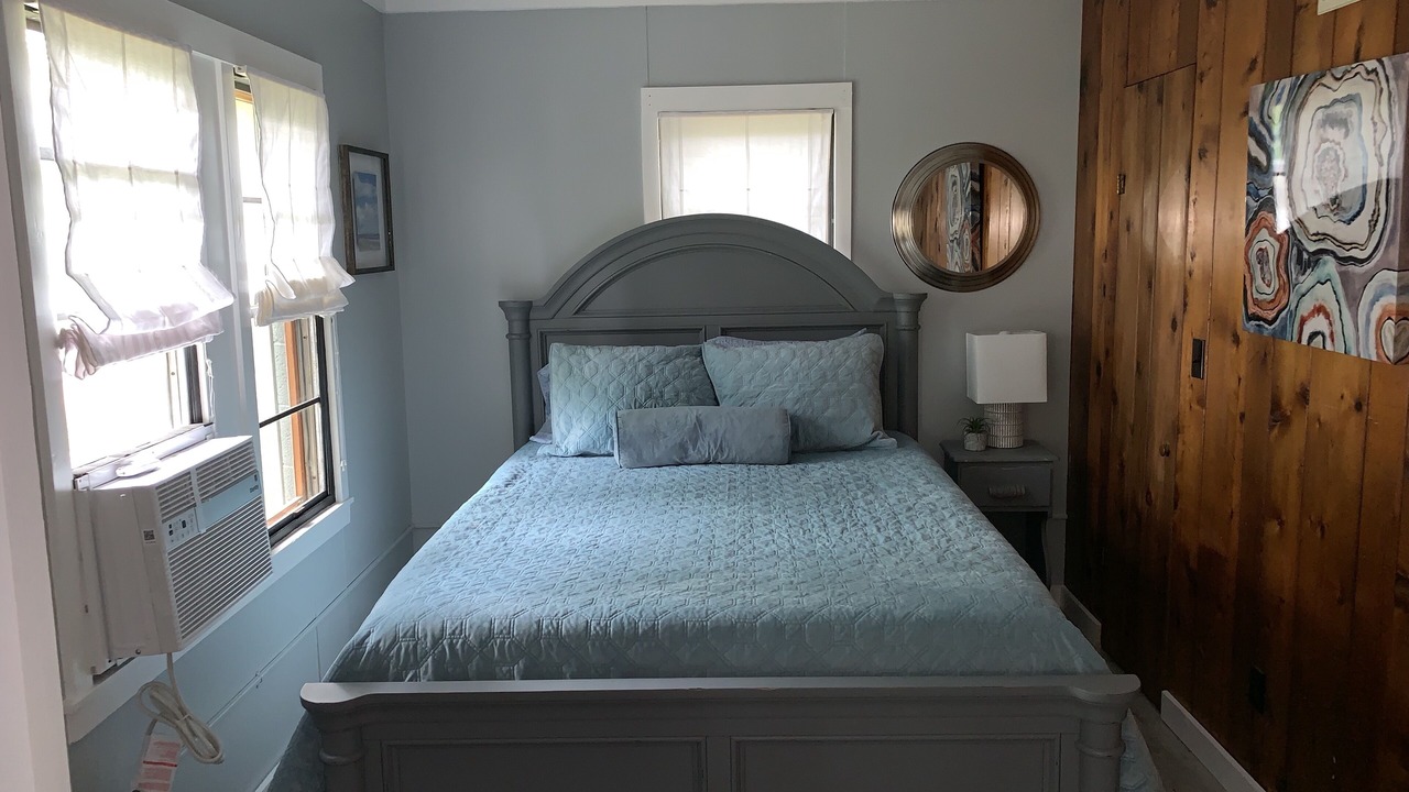 Photo of Bedroom in Higgins Lake