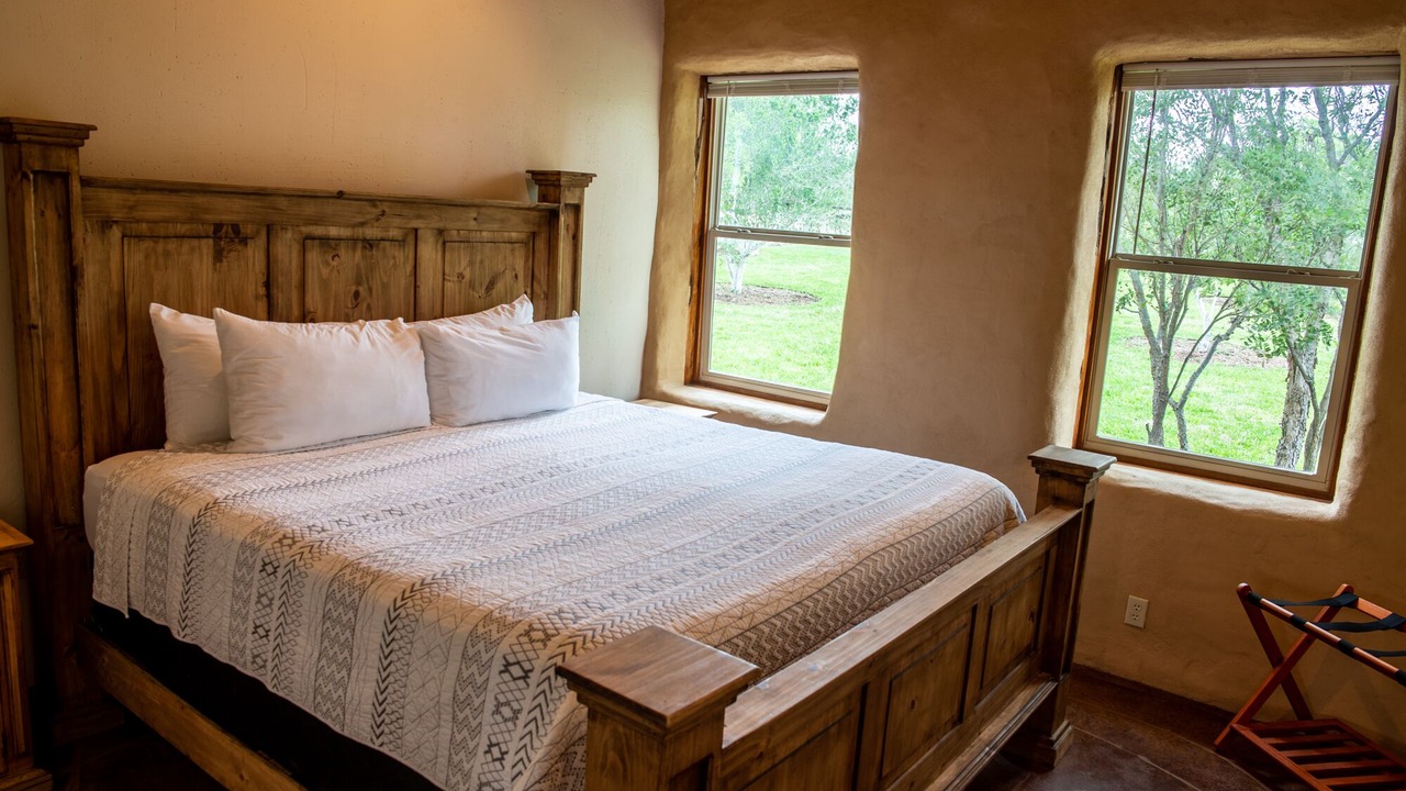 Photo of Bedroom in Uvalde
