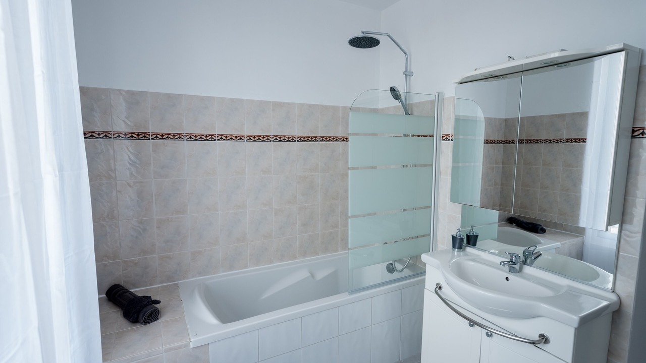 Photo of Bathroom in Le Cres
