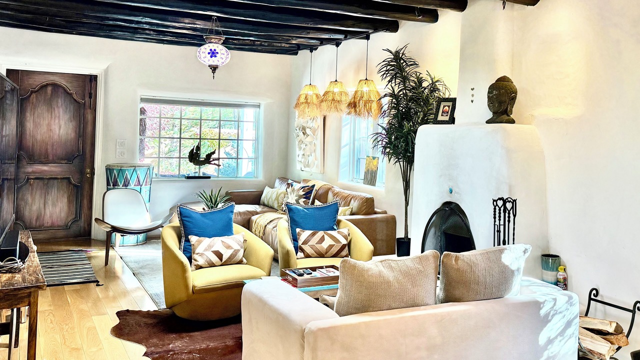 Photo of Livingroom in Northeast Santa Fe