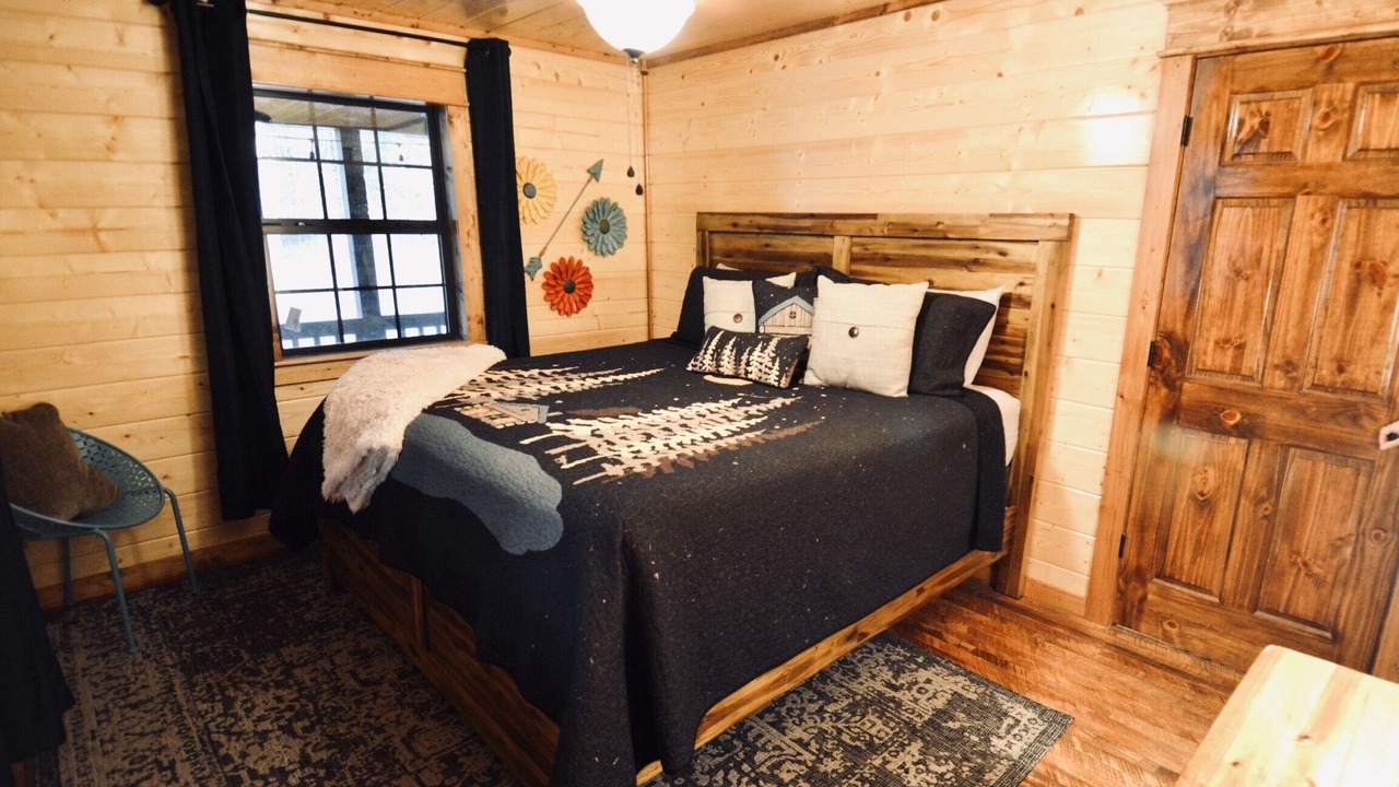 Photo of Bedroom in Broken Bow