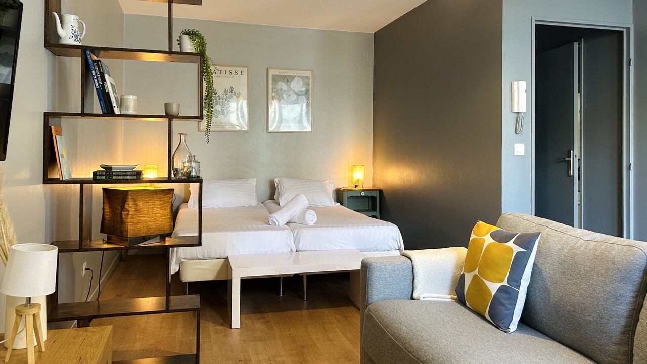 Photo of Bedroom in Antigone