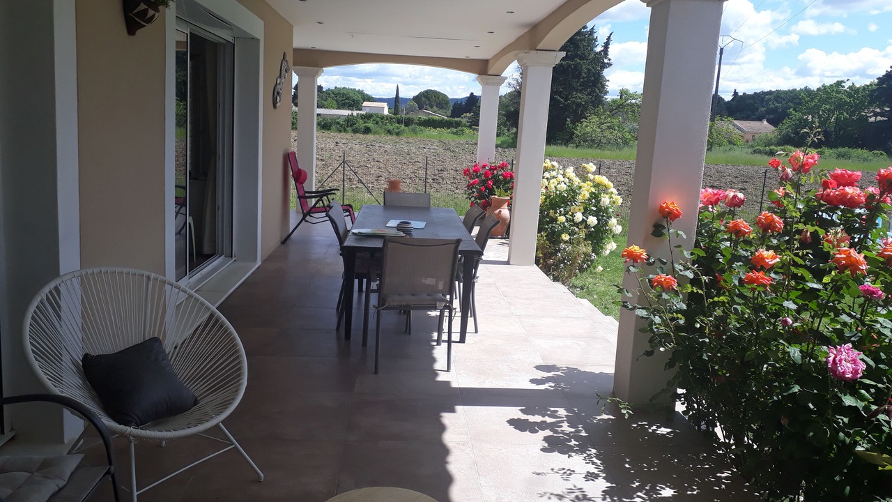Photo of Outdoor in Sainte-Cecile-les-Vignes