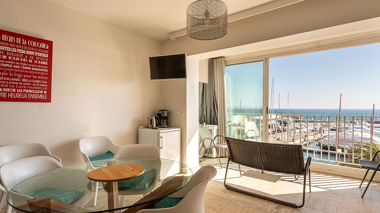 Photo of Bedroom in Hyeres