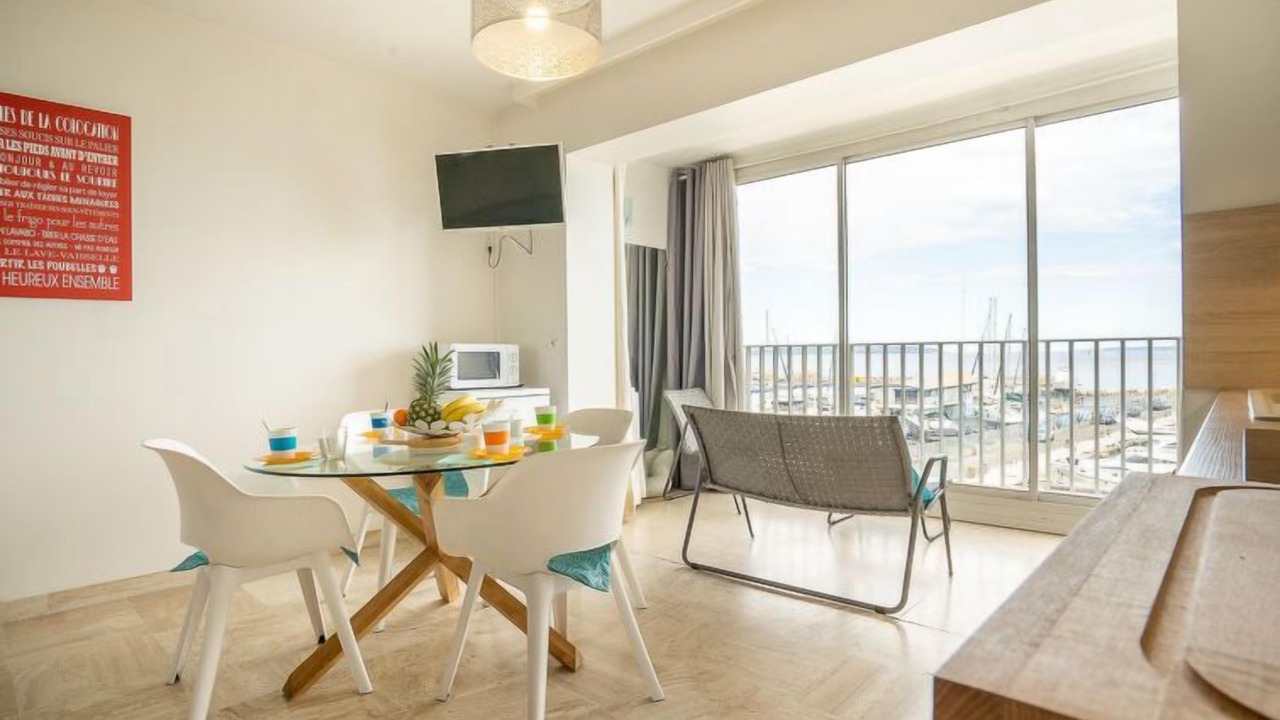 Photo of Bedroom in Hyeres