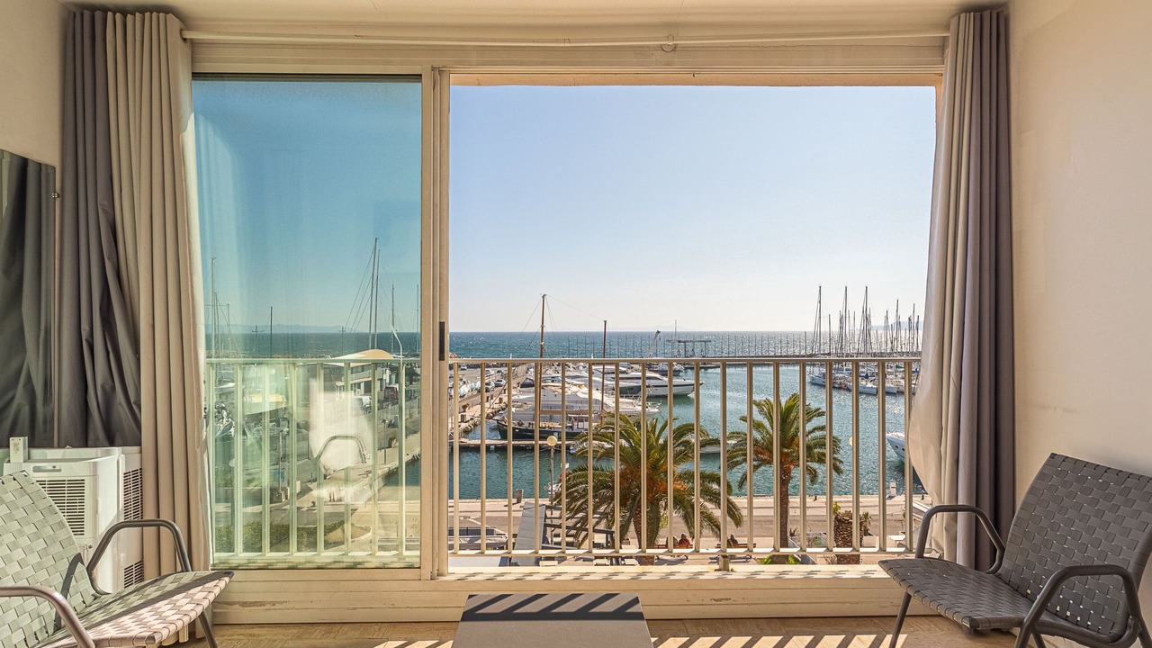Photo of Bedroom in Hyeres