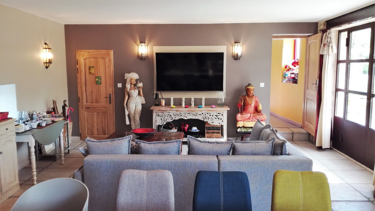 Photo of Livingroom in Saint-Julien-de-Peyrolas