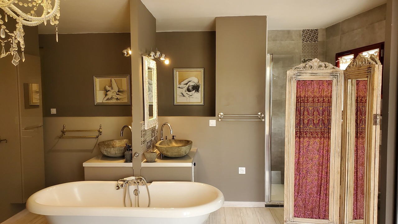Photo of Bathroom in Saint-Julien-de-Peyrolas