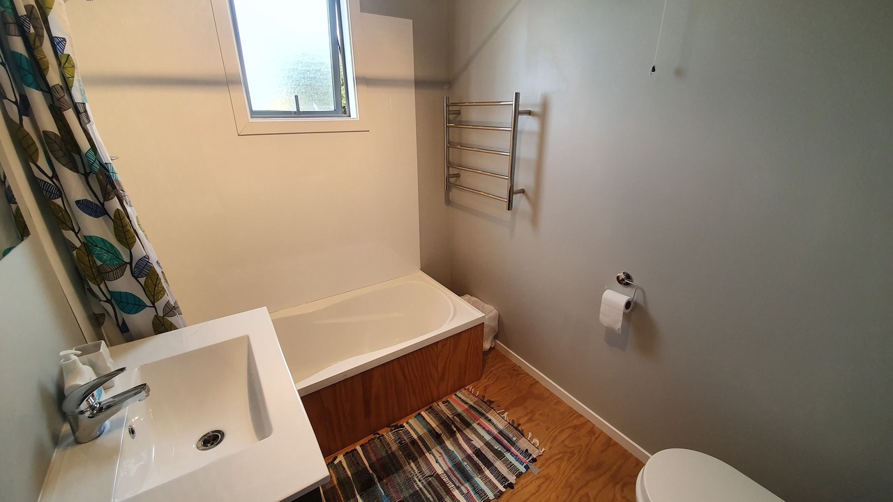 Photo of Bathroom in Colac Bay