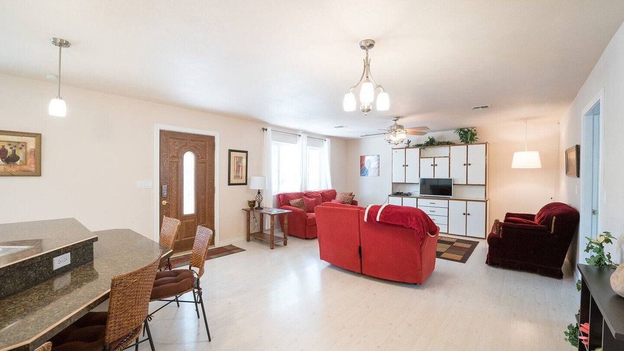Photo of Livingroom in Safford