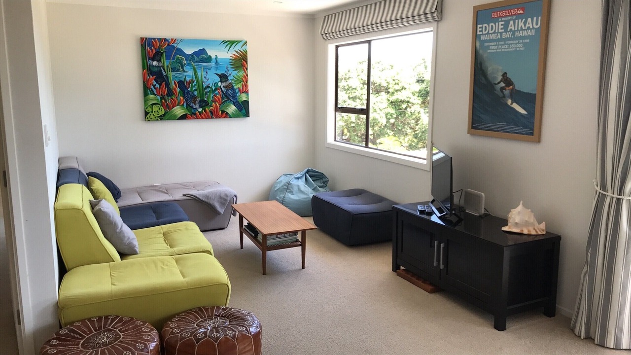 Photo of Livingroom in Piha