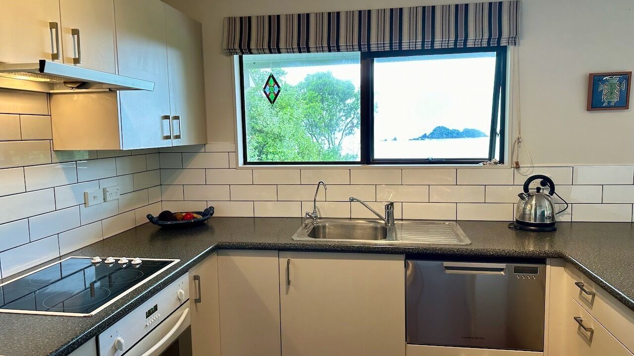Photo of Kitchen in Whananaki North