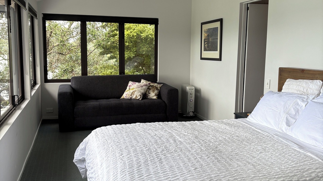 Photo of Bedroom in Whangateau