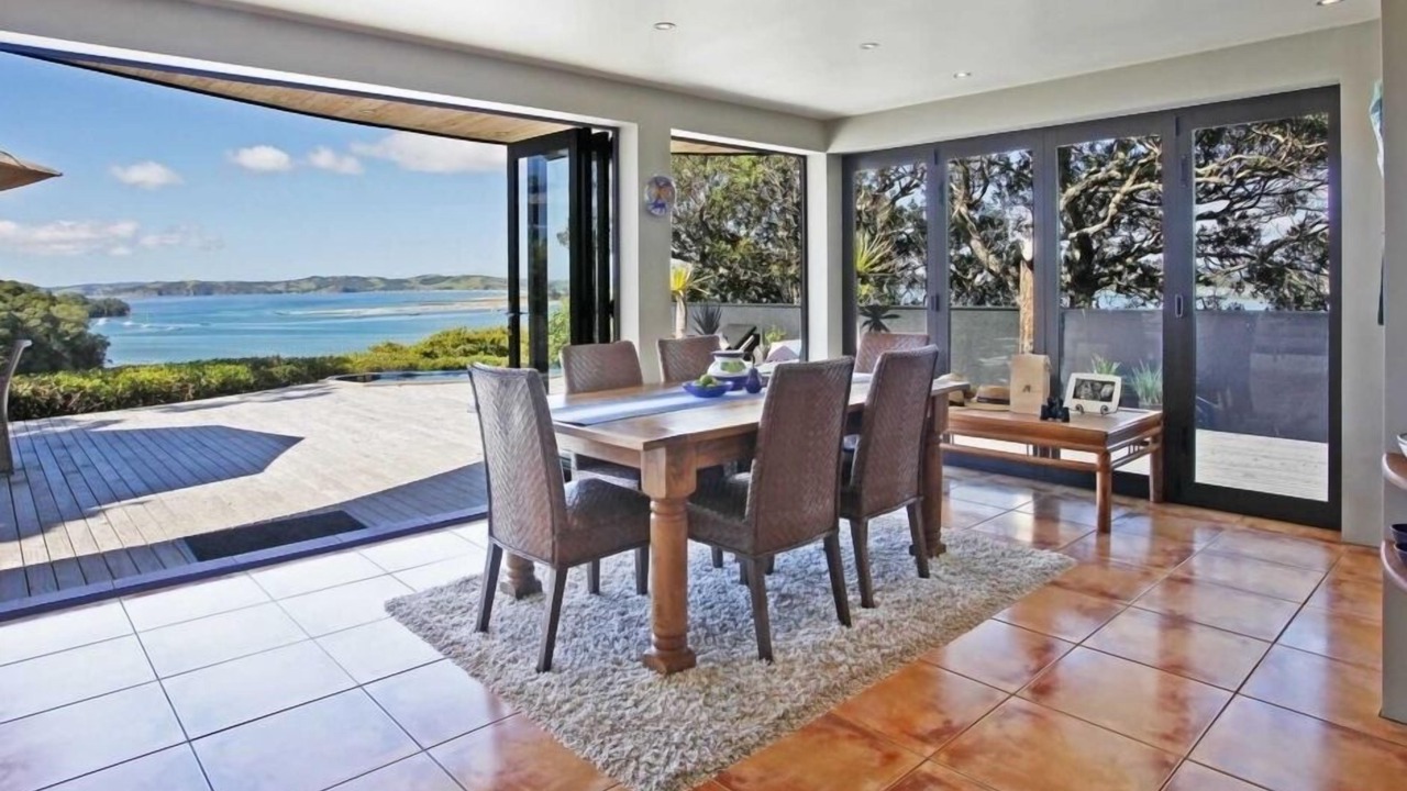 Photo of Livingroom in Whangateau