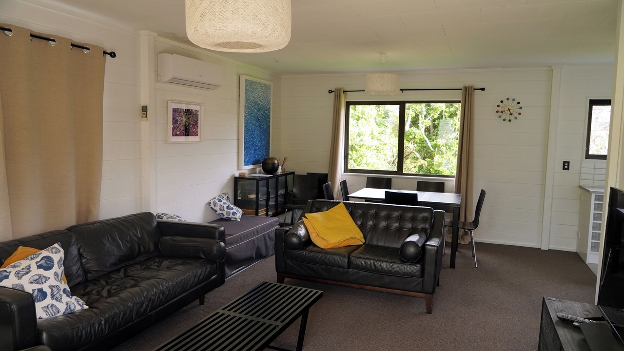Photo of Livingroom in Onetangi