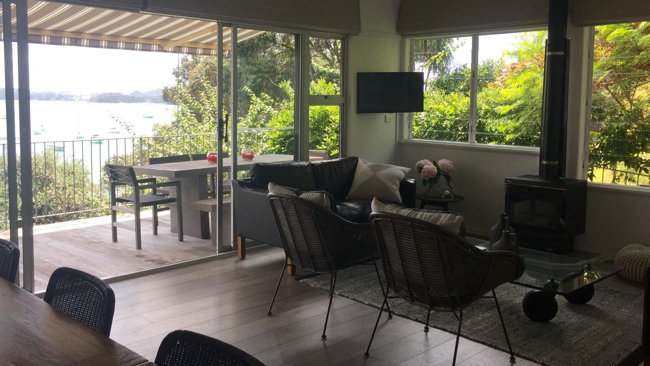 Photo of Livingroom in Mahurangi West