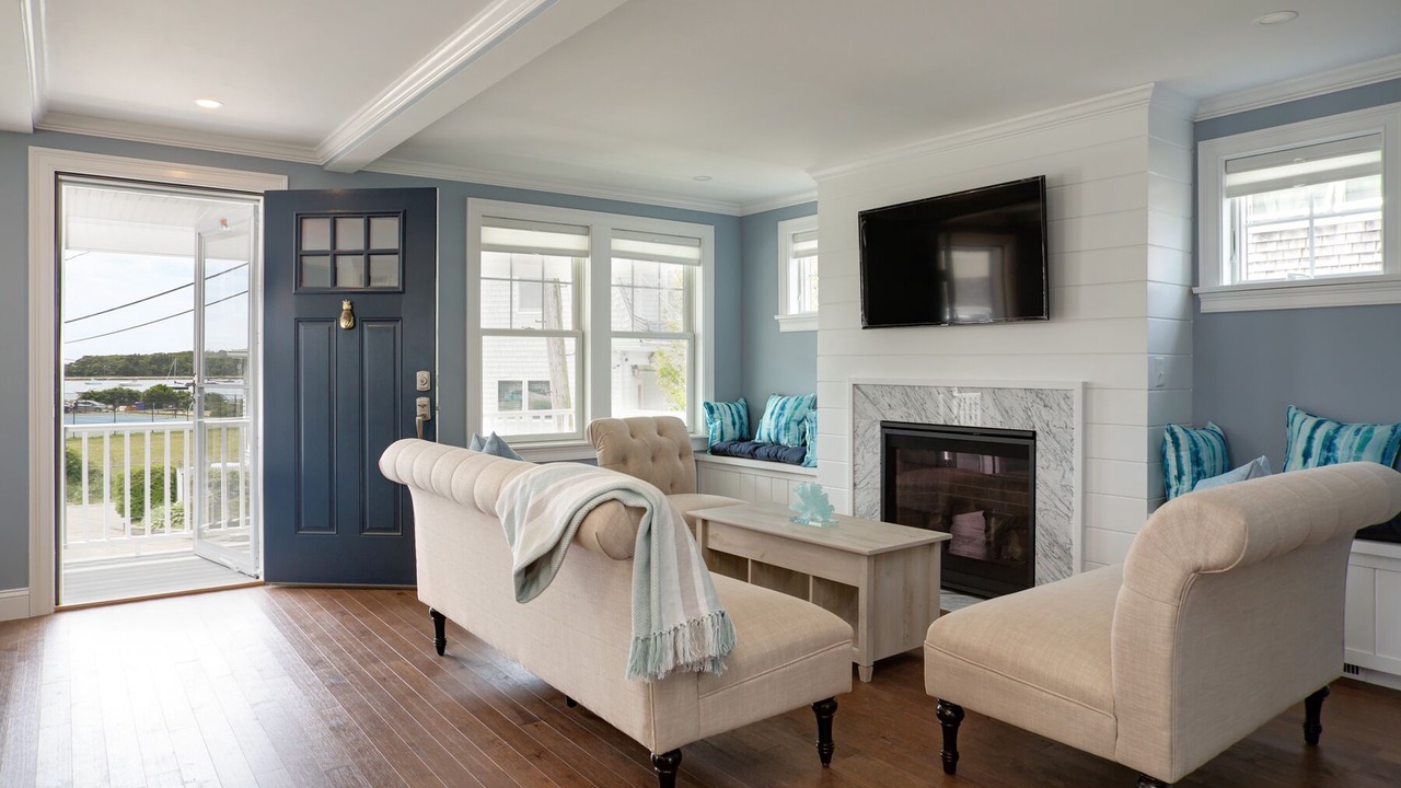 Photo of Livingroom in Monument Beach