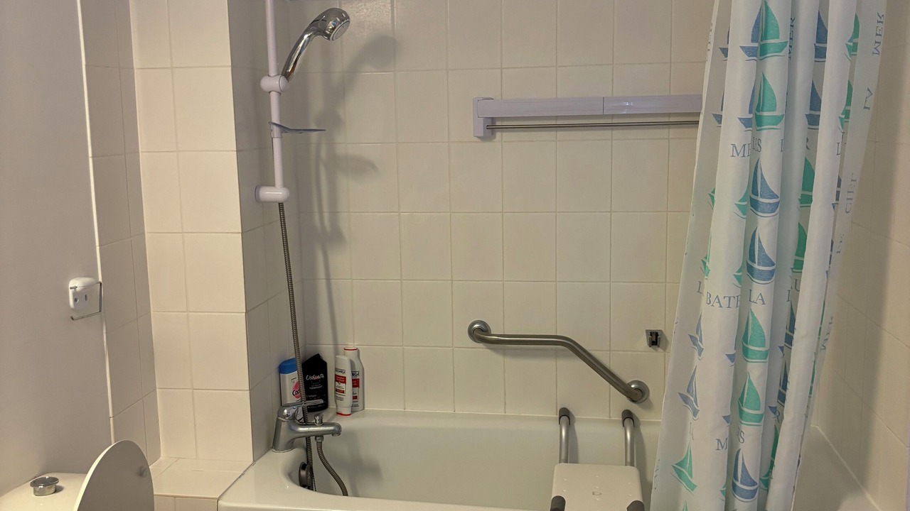 Photo of Bathroom in La Vallee