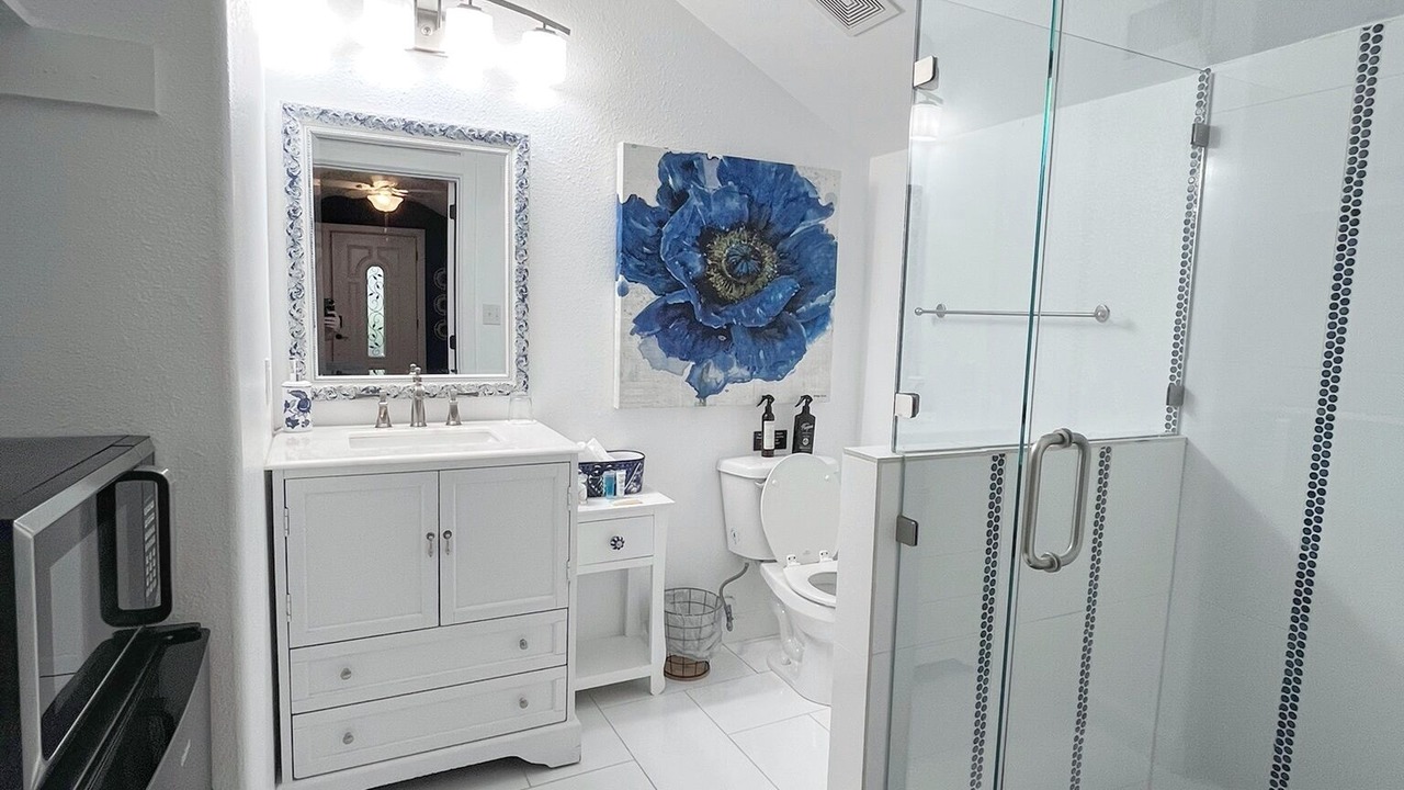 Photo of Bathroom in Lincoln Park