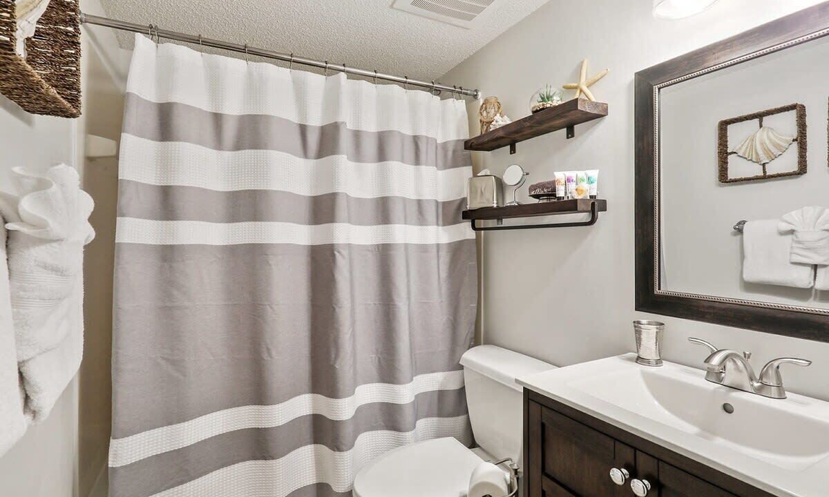 Photo of Bathroom in Ono Island