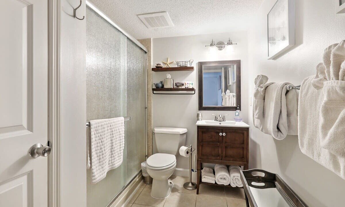 Photo of Bathroom in Ono Island