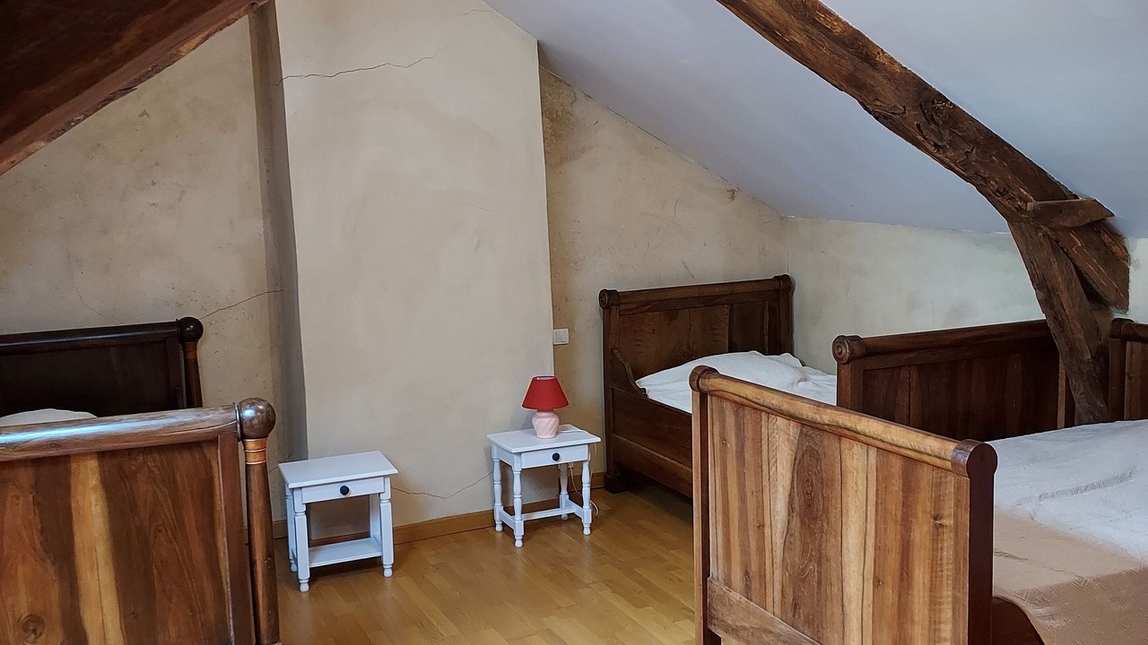 Photo of Bedroom in Assac