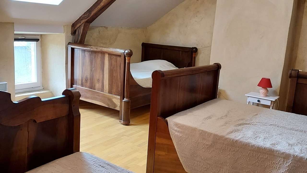 Photo of Bedroom in Assac